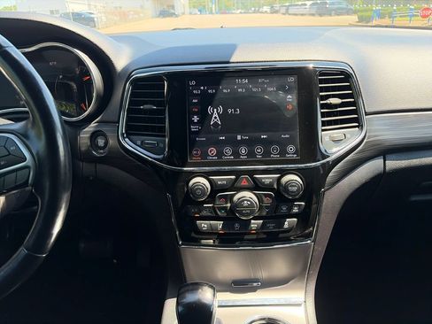 Used 2020 Jeep Grand Cherokee Altitude RWD image 25