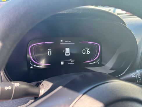 Used 2025 Kia Soul LX w/ LX Technology Package FWD image 38