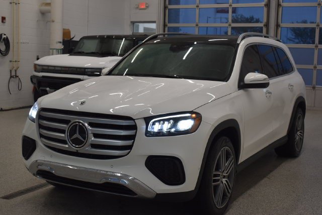 Used 2024 Mercedes-Benz GLS 450 4MATIC image 9