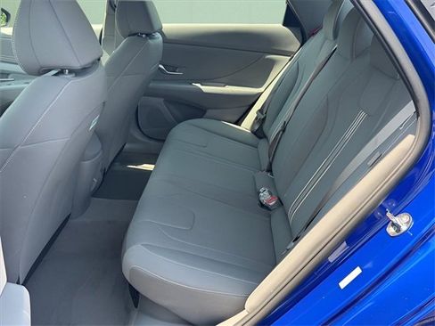 New 2025 Hyundai Elantra SEL image 5