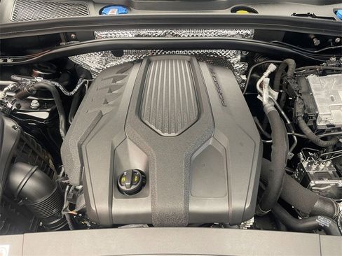 New 2026 Porsche Macan image 21