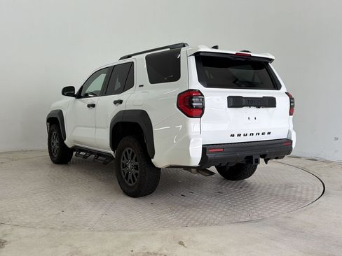 Used 2025 Toyota 4Runner SR5 AWD/4WD image 3