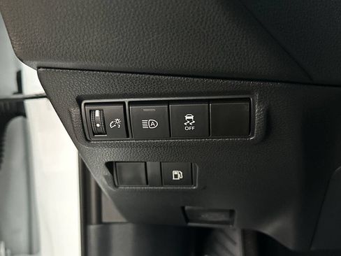 Used 2023 Toyota Corolla Cross AWD Hybrid image 16