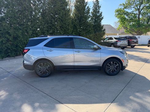 Used 2023 Chevrolet Equinox RS FWD image 31