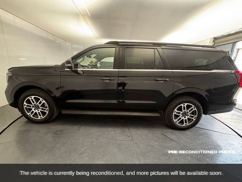 Used 2025 Ford Expedition Max Active AWD/4WD image 6