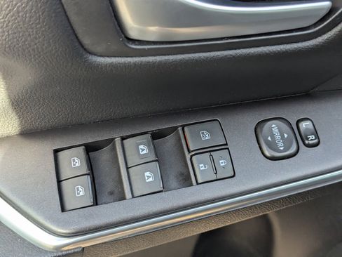 Used 2016 Toyota Camry SE image 22