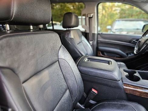 Used 2019 Chevrolet Suburban LT image 14