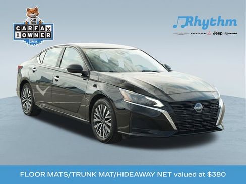 Used 2025 Nissan Altima 2.5 SV image 1
