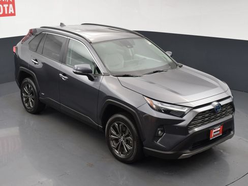 Used 2023 Toyota RAV4 Limited AWD/4WD image 26