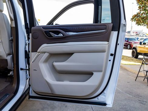 Used 2024 GMC Yukon XL Denali w/ Advanced Technology Package image 41