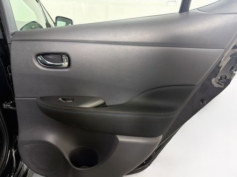 Used 2024 Nissan Leaf S FWD image 27