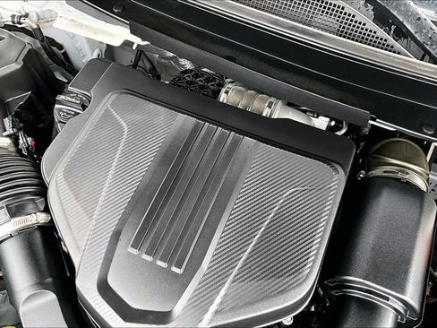 Used 2024 Chevrolet Traverse LT image 43