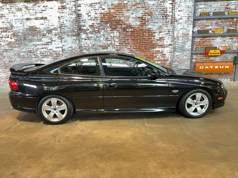 Used 2005 Pontiac GTO RWD image 2