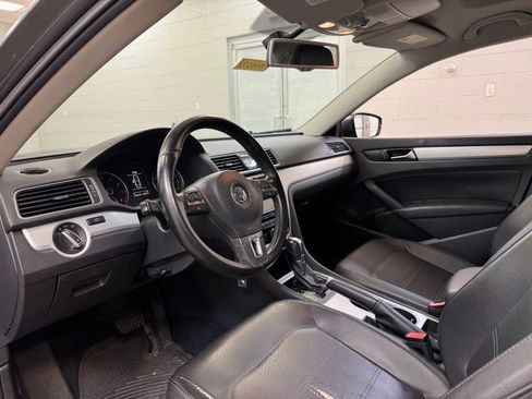 Used 2013 Volkswagen Passat 2.5 SE FWD image 14