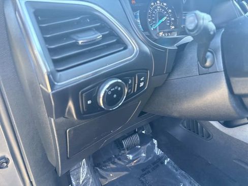 Used 2024 Ford Edge Titanium image 23