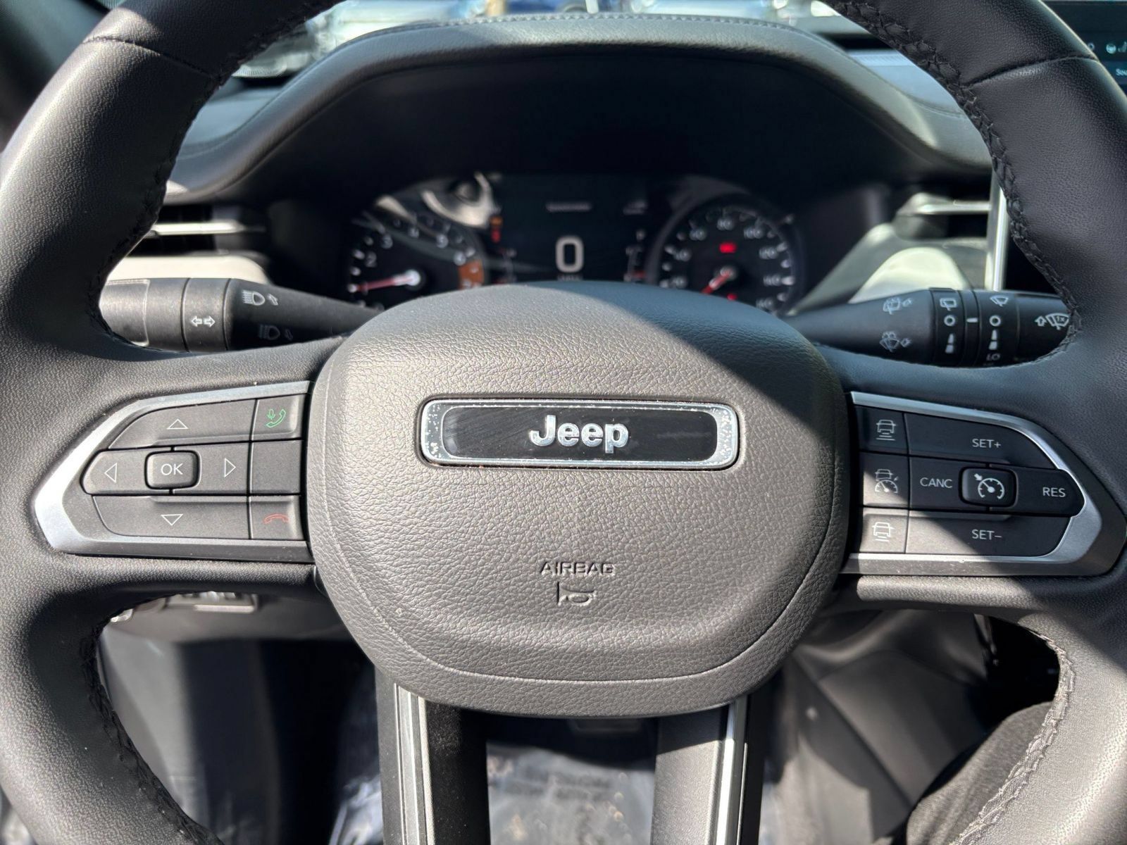 Used 2025 Jeep Compass Limited AWD/4WD image 28