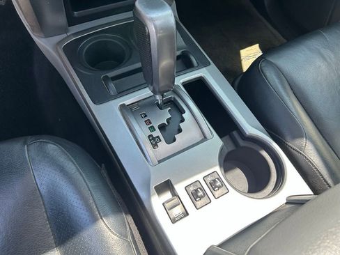 Used 2013 Toyota 4Runner SR5 w/ Premium Pkg w/3rd Row Seat AWD/4WD image 25