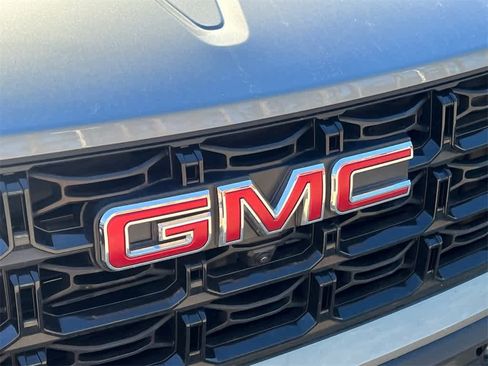 Used 2024 GMC Canyon Elevation w/ Elevation Premium Package image 4