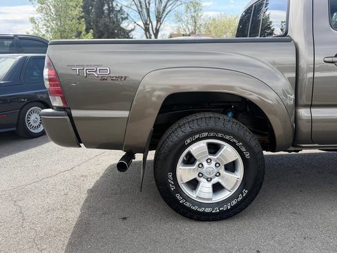 Used 2012 Toyota Tacoma 4x4 Double Cab w/ TRD Sport Pkg image 25