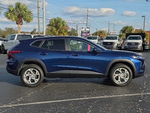 Used 2024 Chevrolet Trax LS w/ LS Convenience Package image 8