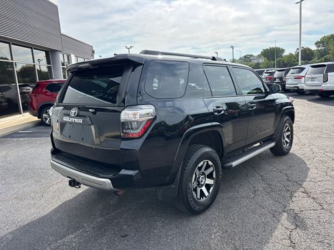 Used 2020 Toyota 4Runner TRD Off-Road Premium w/ Moonroof Package AWD/4WD image 7