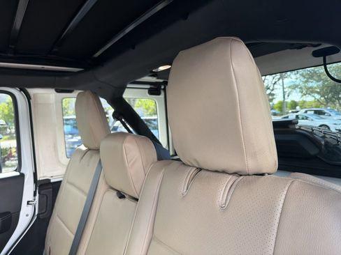 Used 2019 Jeep Wrangler Unlimited Sahara w/ Safety Group image 11