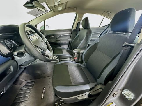 Used 2025 Nissan Versa SV FWD image 13