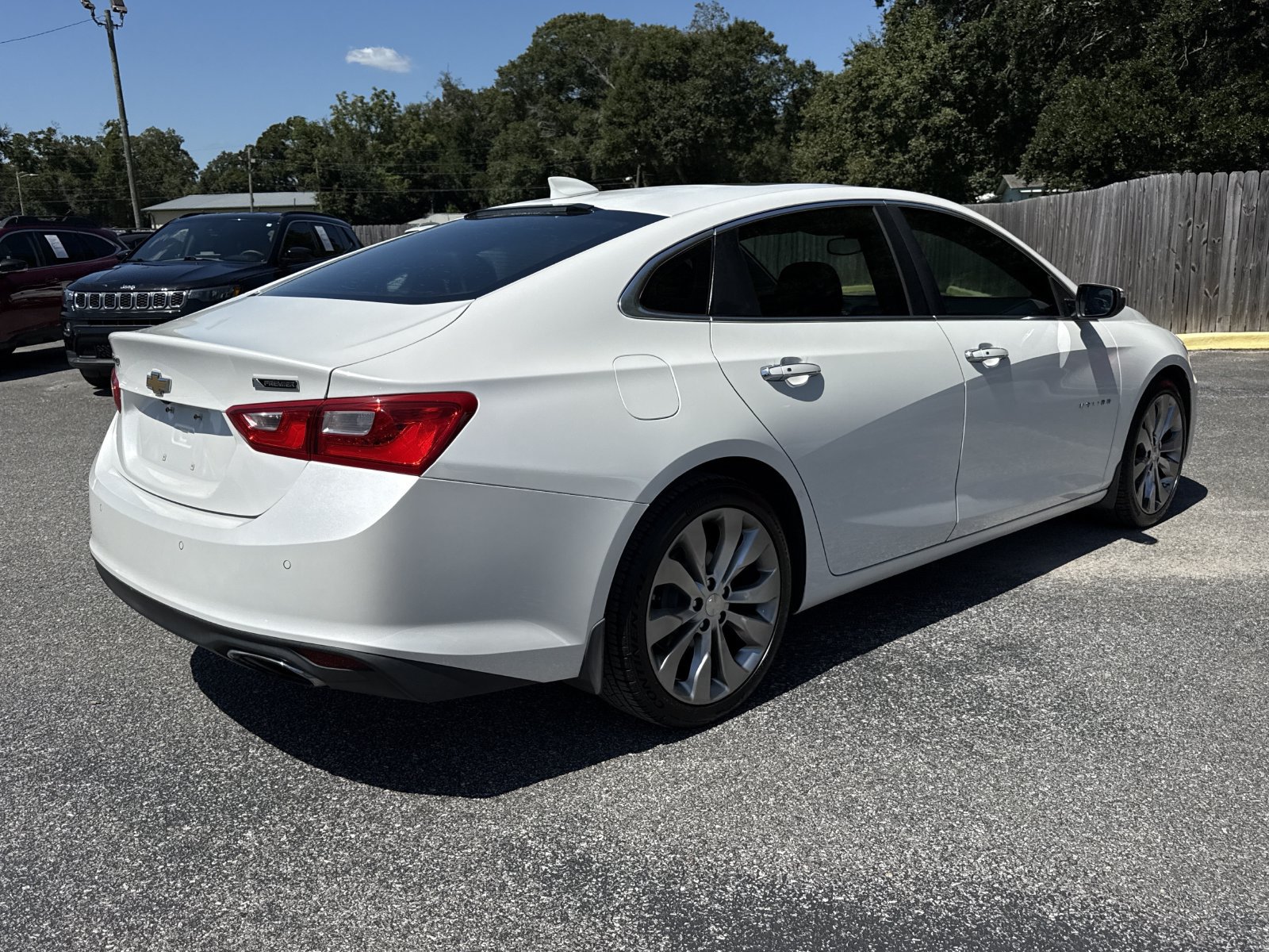 Used 2017 Chevrolet Malibu Premier w/ Premier Sun and Wheel Package FWD image 6