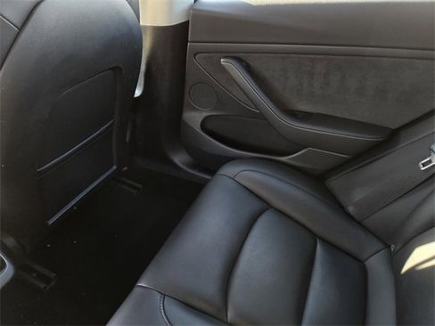 Used 2022 Tesla Model 3 Long Range image 12