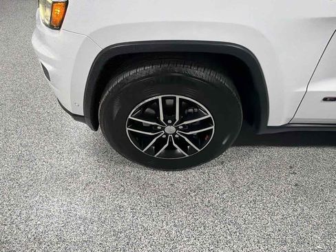 Used 2018 Jeep Grand Cherokee Trailhawk w/ Trailhawk Luxury Group AWD/4WD image 44