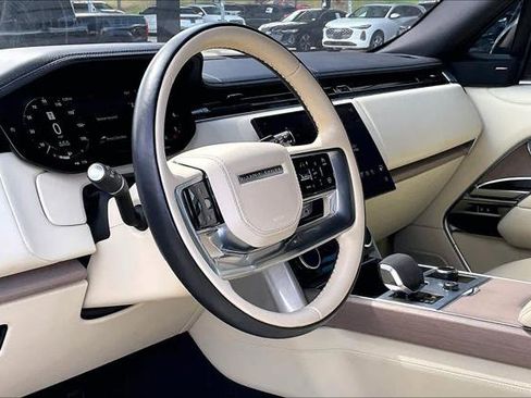 Used 2023 Land Rover Range Rover SE AWD/4WD image 18