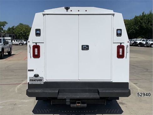 Used 2020 Chevrolet Express 3500 w/ Driver Convenience Package RWD image 7