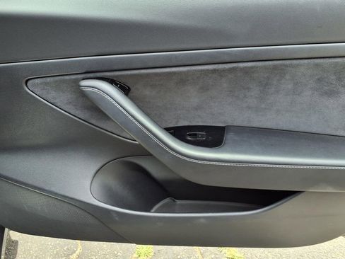 Used 2020 Tesla Model 3 Standard Range Plus RWD image 4