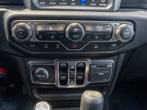 Used 2022 Jeep Wrangler Unlimited Sport AWD/4WD image 20