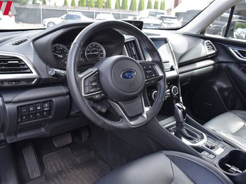 Used 2022 Subaru Forester Touring image 3