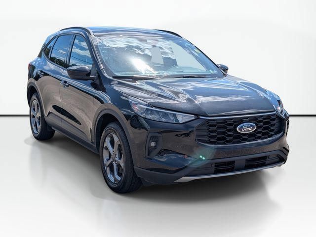 Used 2025 Ford Escape ST-Line Select AWD/4WD image 3