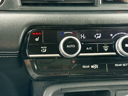 Used 2024 Honda Pilot Touring image 21