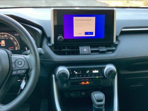 Used 2023 Toyota RAV4 LE FWD image 7