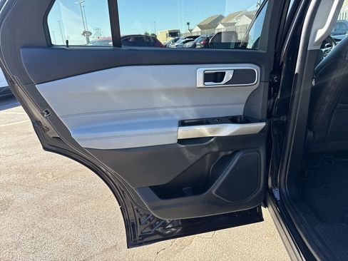 Used 2023 Ford Explorer XLT w/ Equipment Group 202A AWD/4WD image 28