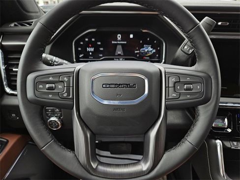 New 2025 GMC Sierra 2500 Denali Ultimate image 8