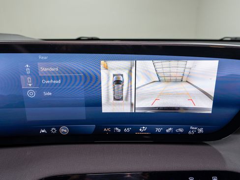 Used 2025 Buick Enclave Preferred image 21