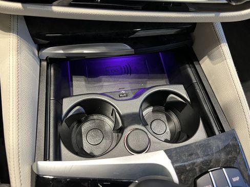 Used 2023 BMW M550i xDrive w/ Dynamic Handling Package image 22