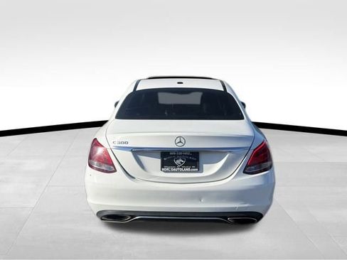 Used 2018 Mercedes-Benz C 300 Sedan image 5