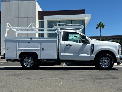 New 2026 Ford F250 XL w/ XL Chrome Package RWD image 2