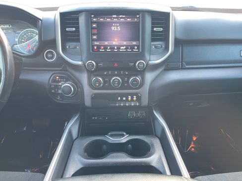 Used 2019 RAM 1500 Big Horn AWD/4WD image 5