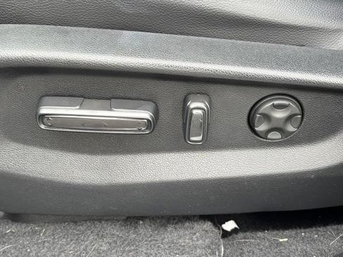 Used 2019 Honda CR-V EX image 5