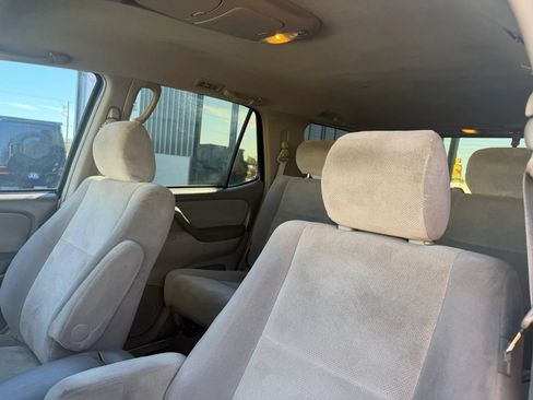 Used 2007 Toyota Sequoia SR5 RWD image 18