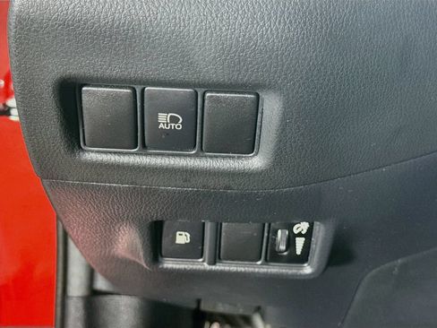 Certified 2021 Toyota C-HR XLE FWD image 17