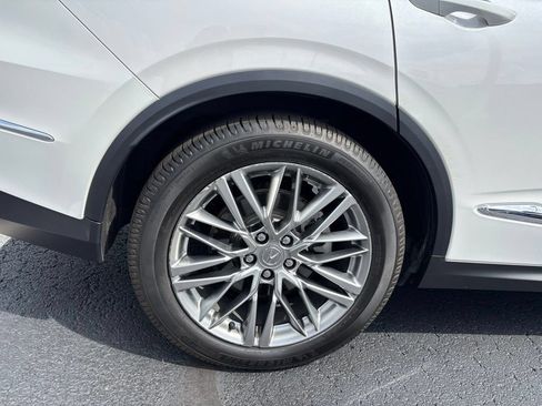 Used 2023 Acura MDX w/ Advance Package AWD/4WD image 12
