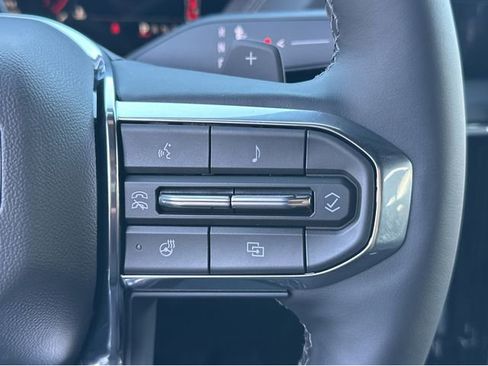 New 2026 GMC Yukon XL Elevation image 33